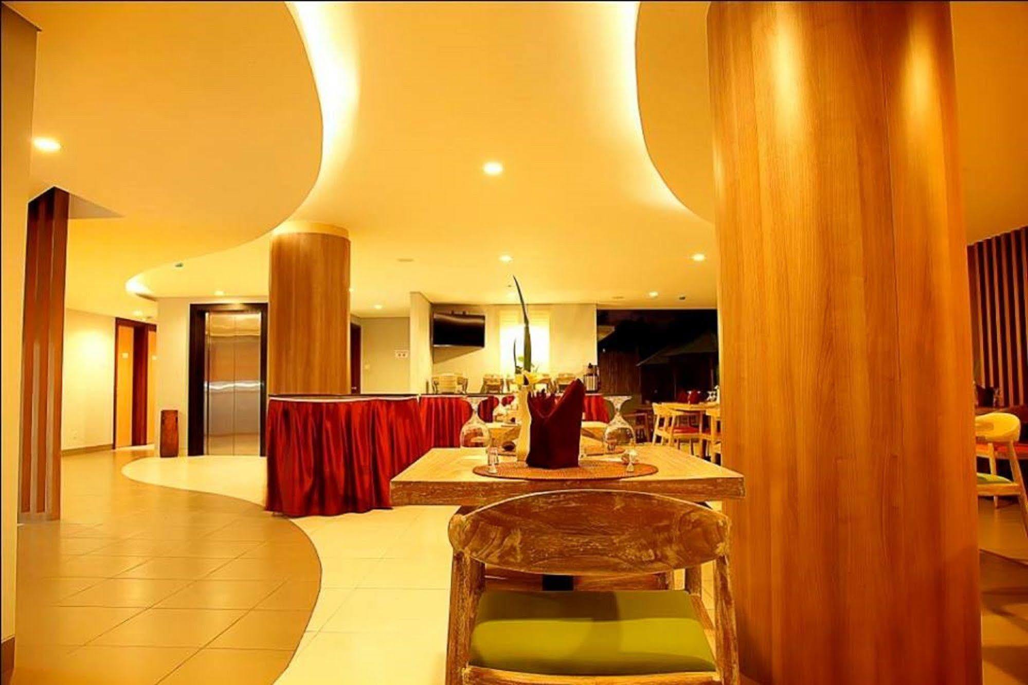 Santosa City Hotel Denpasar Dış mekan fotoğraf